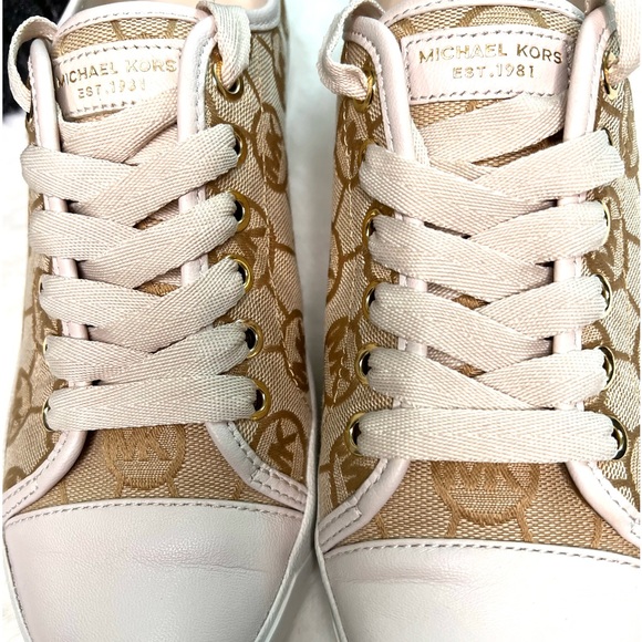 Michael Kors City MK Logo Sneakers Color is Vanilla Size 7 - Picture 4 of 16